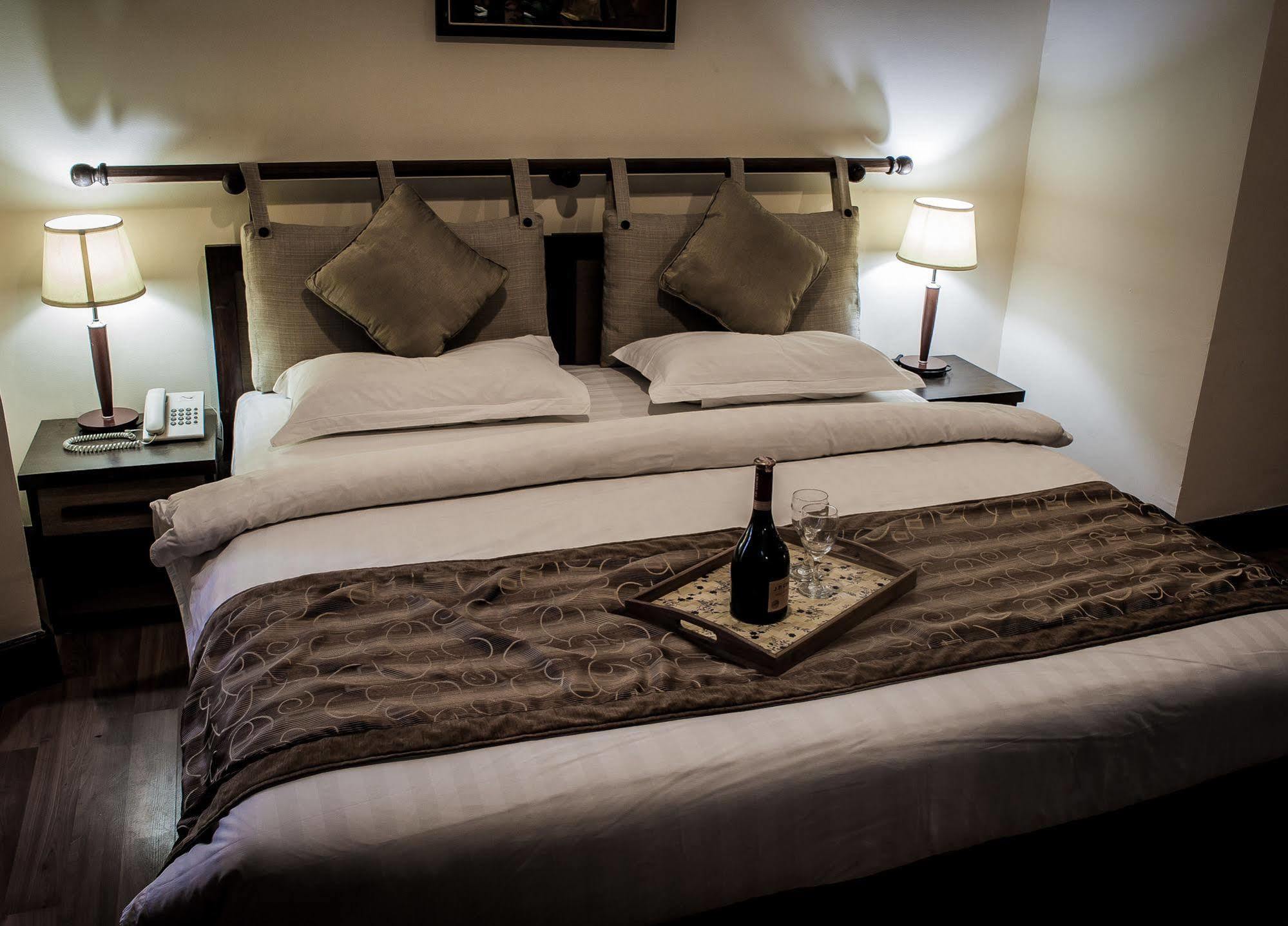The Amadablam Hotel Κατμαντού Εξωτερικό φωτογραφία
